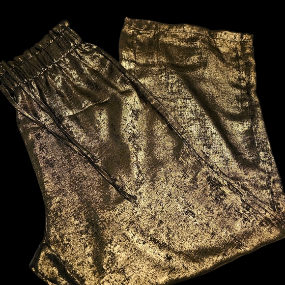 Forever 21 Black Top - Picture 3 of 7